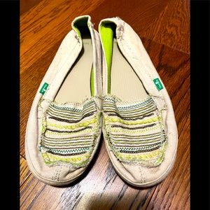 Sanuks size 8